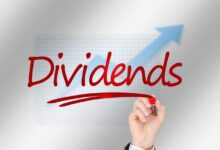 mark, marker, hand, write, glass, glass pane, profit distribution, royalty, dividend, arrows, profit, excess, yield, increase in value, dividend, dividend, dividend, dividend, dividend